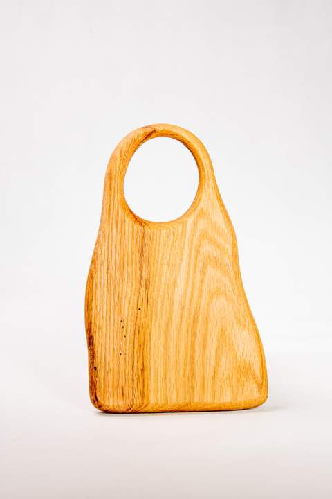 Deska do krojenia i serwowania z drewna, średnia, dębowa bez rączki, z okrągłym uchwytem