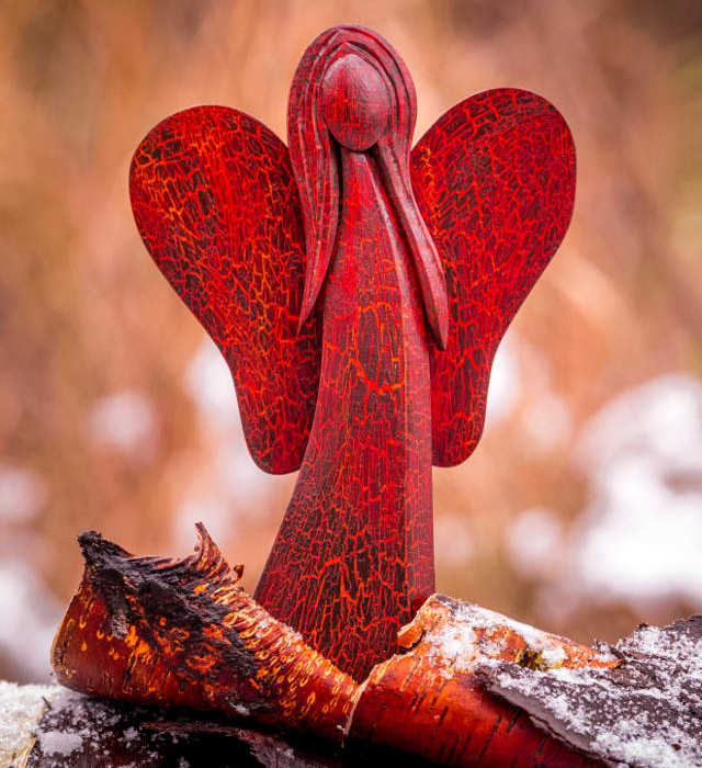 Ozdoba anioł stojący